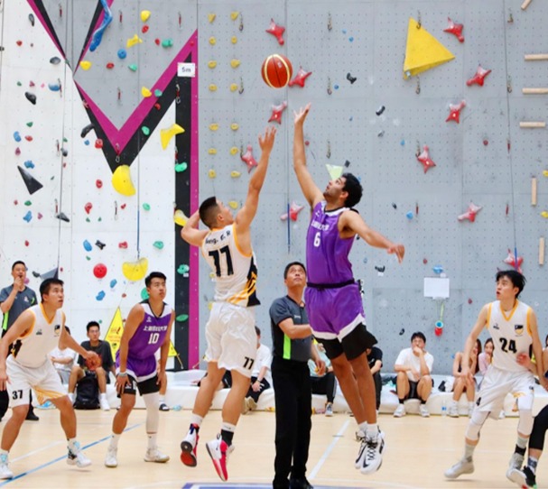 圣地亚哥教士队季后赛由于球员抗议裁判判罚，一度引发罢赛风波（未果）